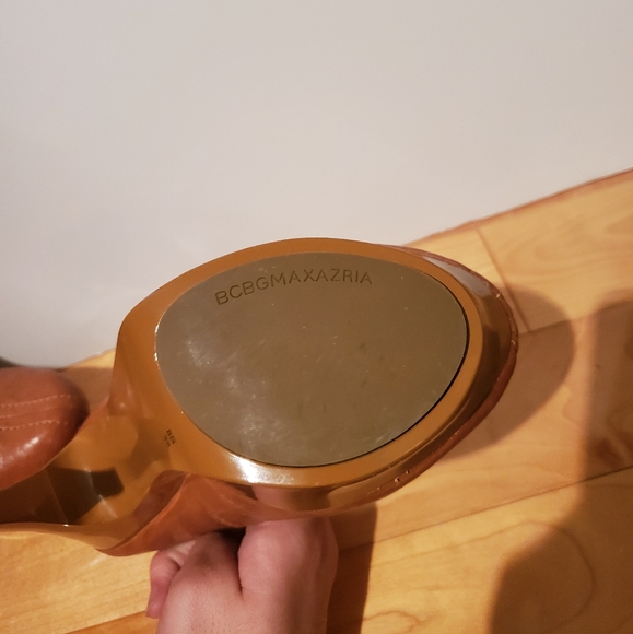 BCBGMAXAZRIA Platforms - Picture 3 of 5